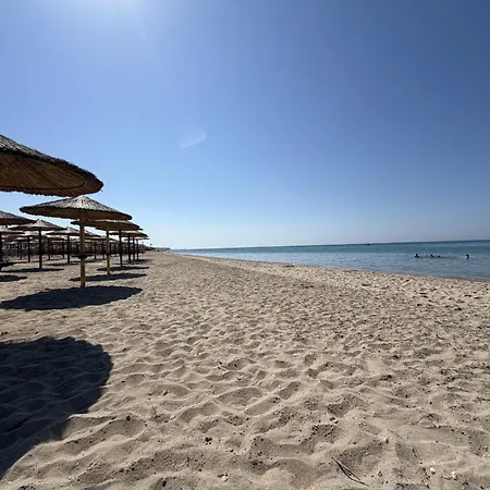 Laura Villa Nea Michaniona